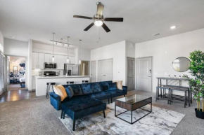 Modern Austin 2BR 2B Unit with Pool, Parking & WiFi